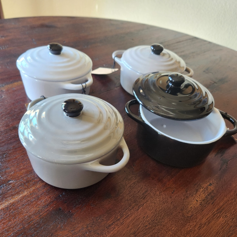 SET of 4 mini casserole pots